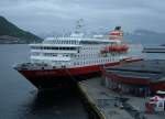 Hurtigrutenschiff  Richard With  hat am 18.06.2006 auf der Fahrt nach Norden eben in Troms angelegt.