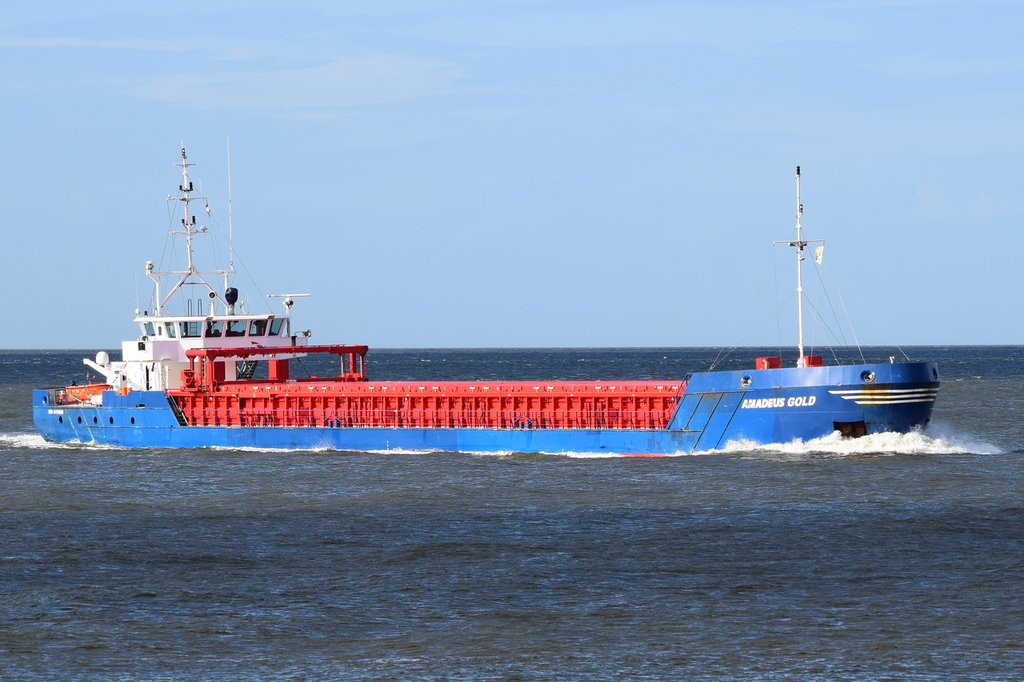 AMADEUS GOLD , General Cargo , IMO 9479565 , Baujahr 2010 , 87.5 × 11.3m , 11.09.2017 Cuxhaven