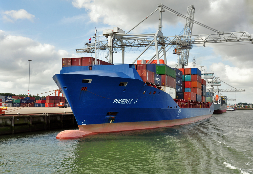 Containerschiff  Phoenix J. , Baujahr 2010, TDW 12.892 to, im Hafen von Rotterdam - 15.09.2012