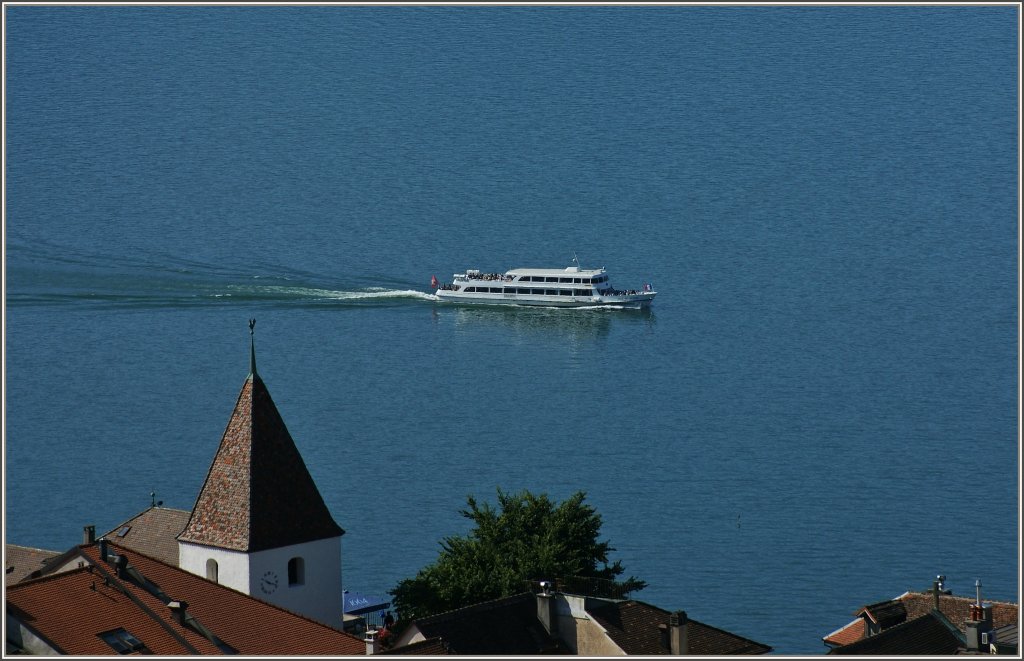 Das Ausflugsschiff Henry Dunont bei Grandvaux
(18.07.2012)