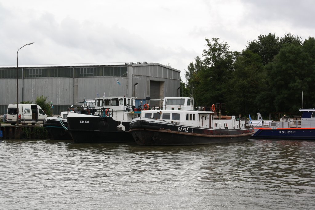 Der Ex.WSA Eisbrecher Gartz  hat Hohensaaten verlassen und liegt jetzt in Genthin auf der Werft zur berholung.Foto 07.2012.