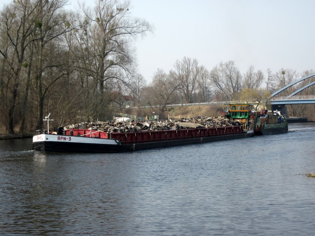 Der Polnische Schubverband mit SL BPN-3 (08356043) und dem SB Transbode-4 (08355137) am 17.03.2012 im Havelkanal zu Tal bei Buchow-Karpzow.