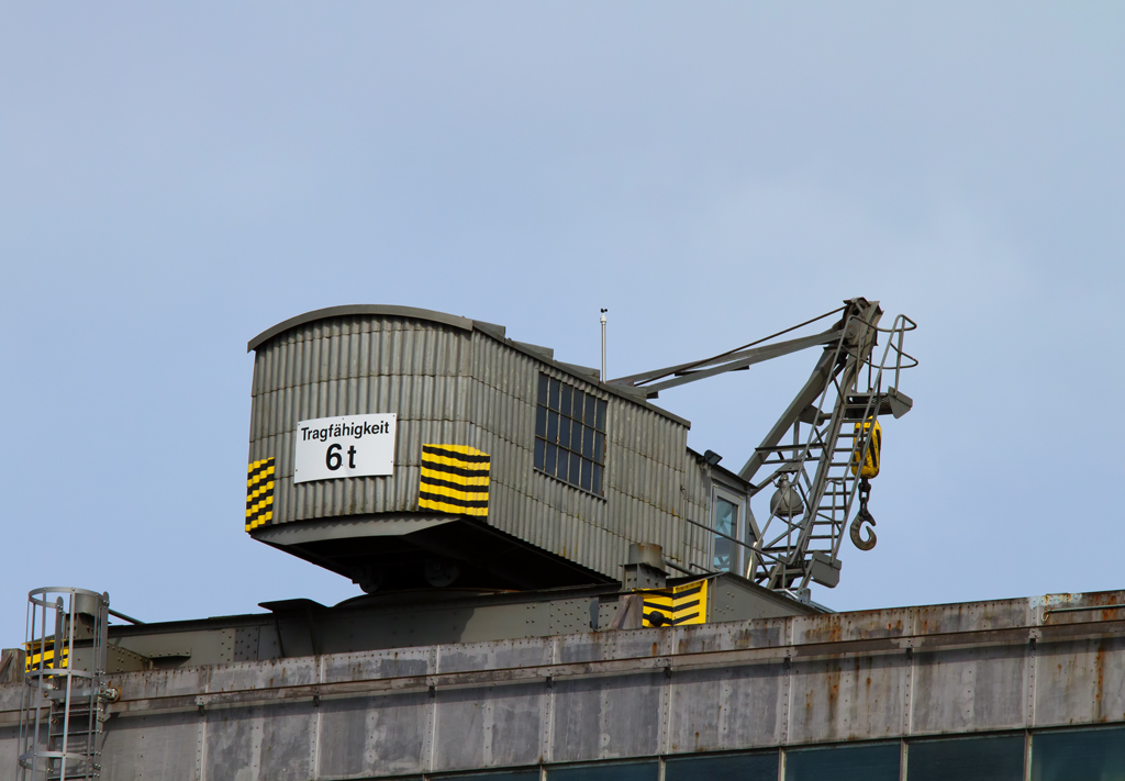 Detailfoto des Schiffshebewerks Niederfinow, der Kran ist von der Kanalbrcke aus aufgenommen. - 12.07.2012
