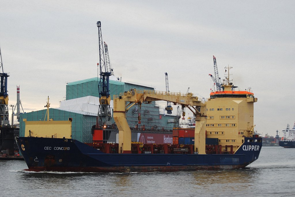 Die CEC Concord IMO-Nummer:9232319 Flagge:Bahamas Lnge:100.0m Breite:20.0m beim einlaufen in den Hafen von Hamburg aufgenommen am 12.12.09