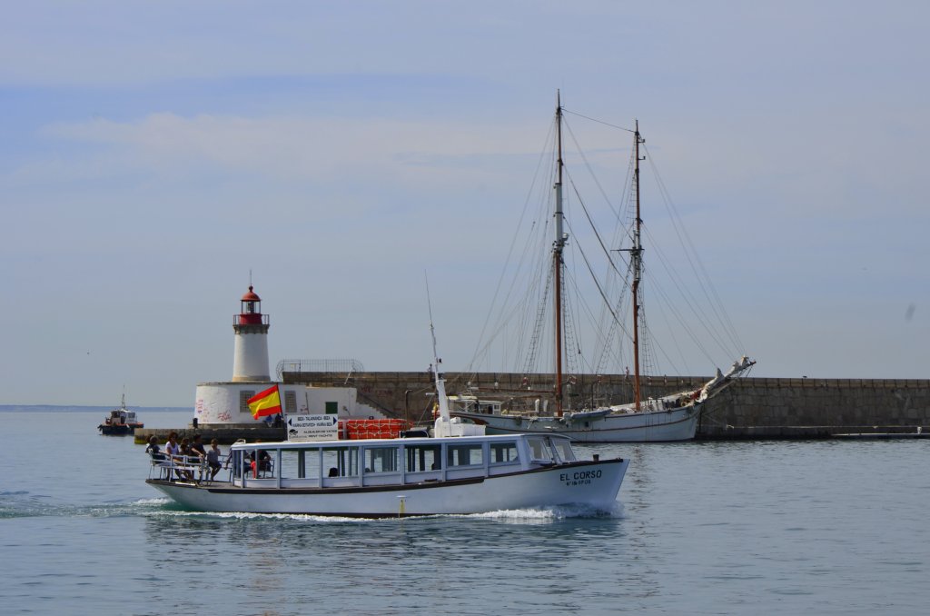 Die  El Corso  verbindet regelmig die Talamanca mit Ibiza Stadt. Hier bei der Einfahrt in den Hafen am 09.05.2013.