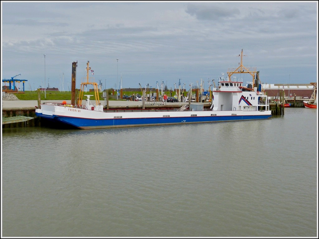 Die Frisia VII fhrt fr die Reederei Norden-Frisia als Frachtschiff von Norddeich nach Norderney und Juist. IMO-Nr.: 8891807  Aufgenommen am 06.05.2012 in Norddeich.