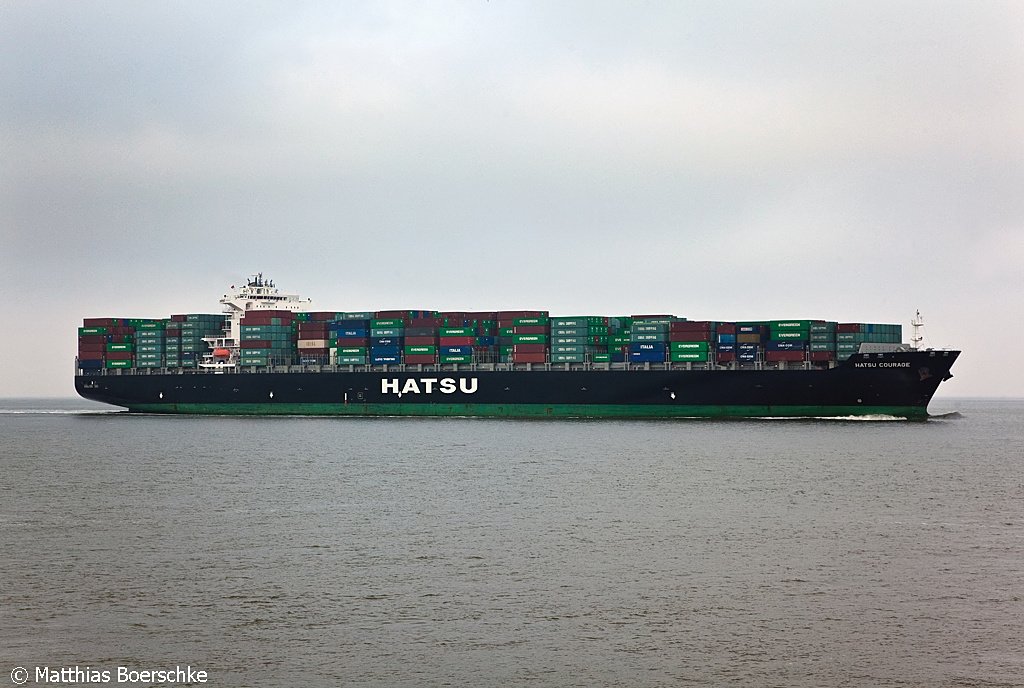 Die Hatsu Courage bei Cuxhaven am 21.11.09.