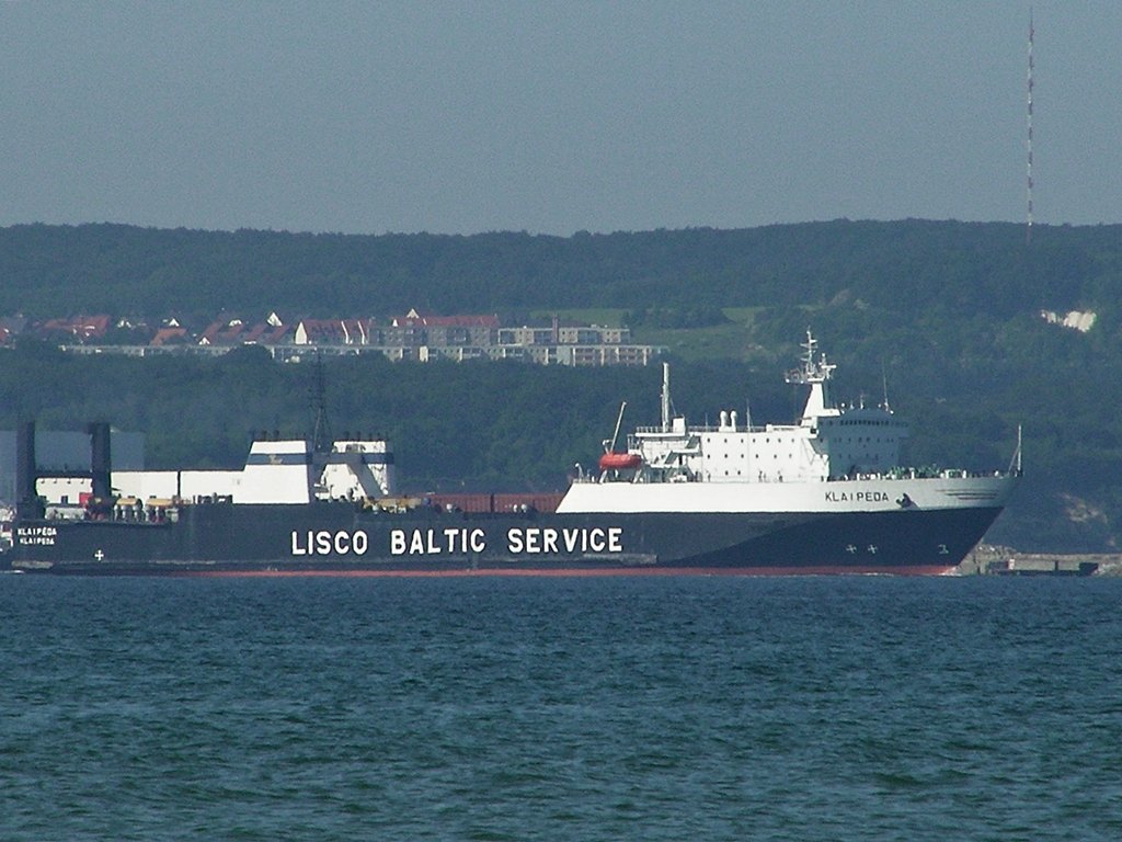 die  Klaipeda  beim Auslaufen aus dem Fhrhafen Sanitz/Mukran am 13.06.06