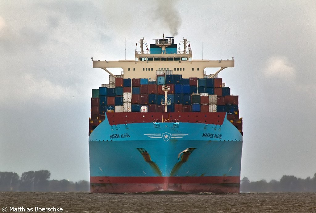 Die Maersk Algol bei Stader-Sand auf der Elbe am 17.10.09.