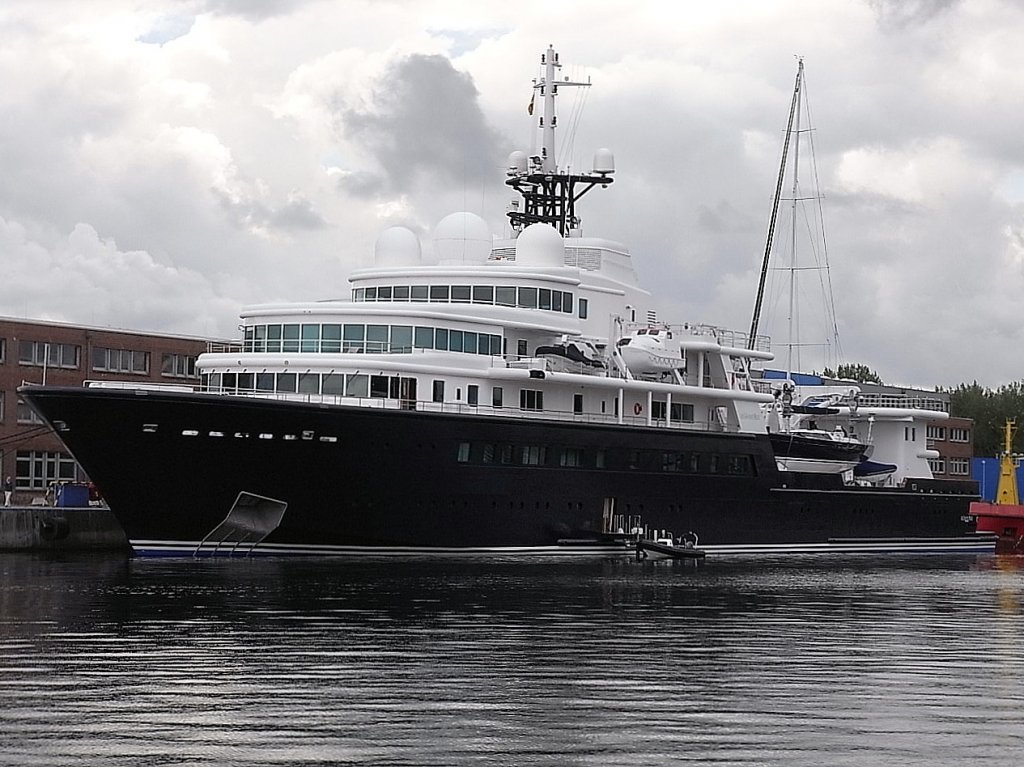 Die Milliardärs-Yacht "Le Grand Bleu" HH Hamilton, liegt hier im