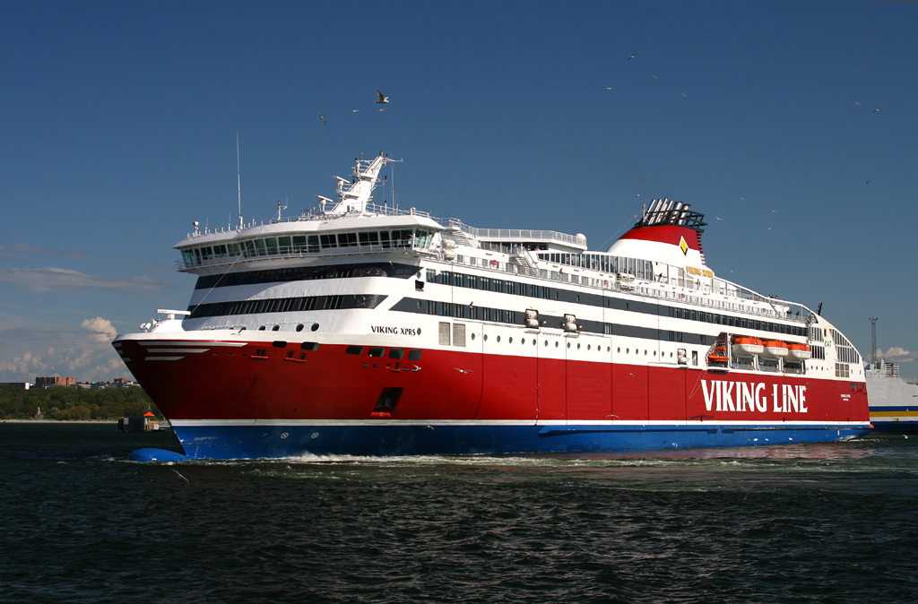 Die  Viking XPRS  beim Auslaufmanver in Tallinn. Die Aufahme entstand am 24.05.2009.