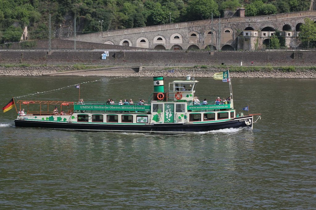 Fahrgastschiff Ccilia am 20.04.2011 auf dem Rhein bei Koblenz