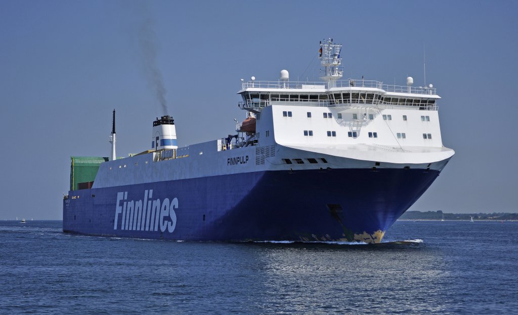 Finnlines  FINNPULP  aus TURKU kommend beim einlaufen in Travemnde, Aufgenommen am 26.07.2012