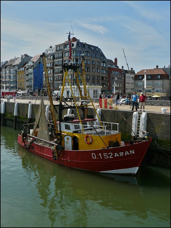 Fischerboot  ARAN  wartet im Hafen von Oostende auf den nchsten Einsatz.  11.08.2010
