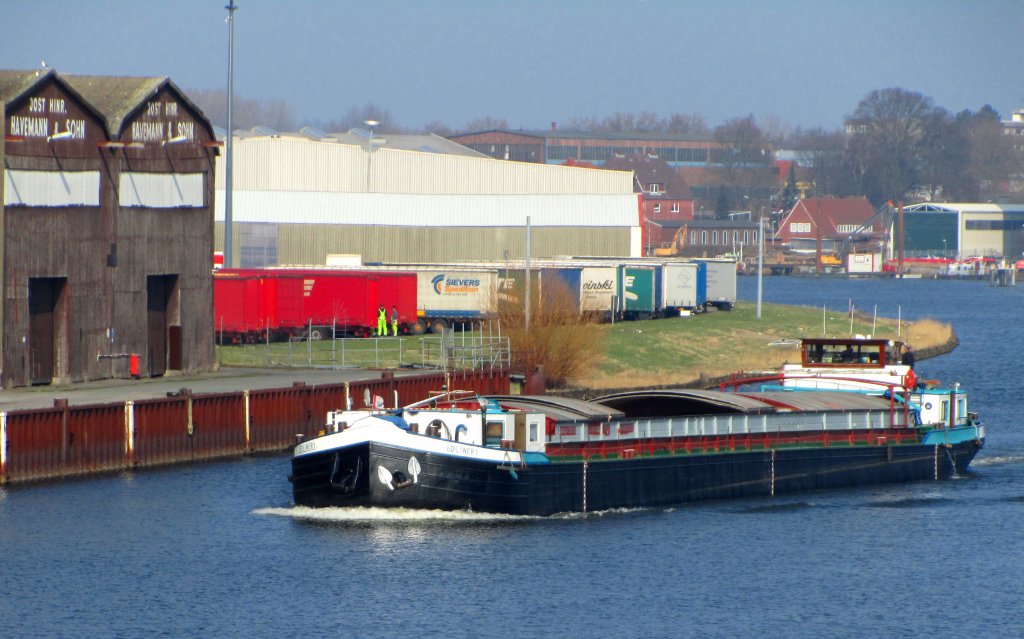 GMS ED-LINER 1 ENI 04015650, kommt von der Entlschung durch mit Kurs Elbe Lbeck Kanal durch den Lbecker Konstinhafen... Aufgenommen: 16.03.2012