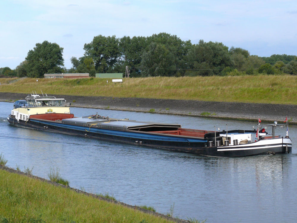 GMS MADJOE (3250066); 67,0 x 8,0 m aus Niederlande auf dem Elbe-Seitenkanal zwischen Artlenburg und Scharnebeck; 21.09.2009
