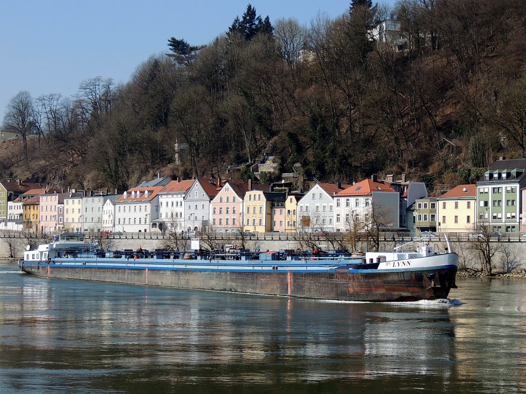 LYNN(02203976; L=108; B=9,52mtr; DWT1999,584t; 1320PS) Donauabwrts bei Passau; 130316