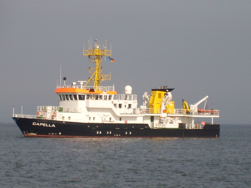 MS Capella .im Einsatz auf der Ostsee , vor der Insel Usedom , am 11.9.2010 !