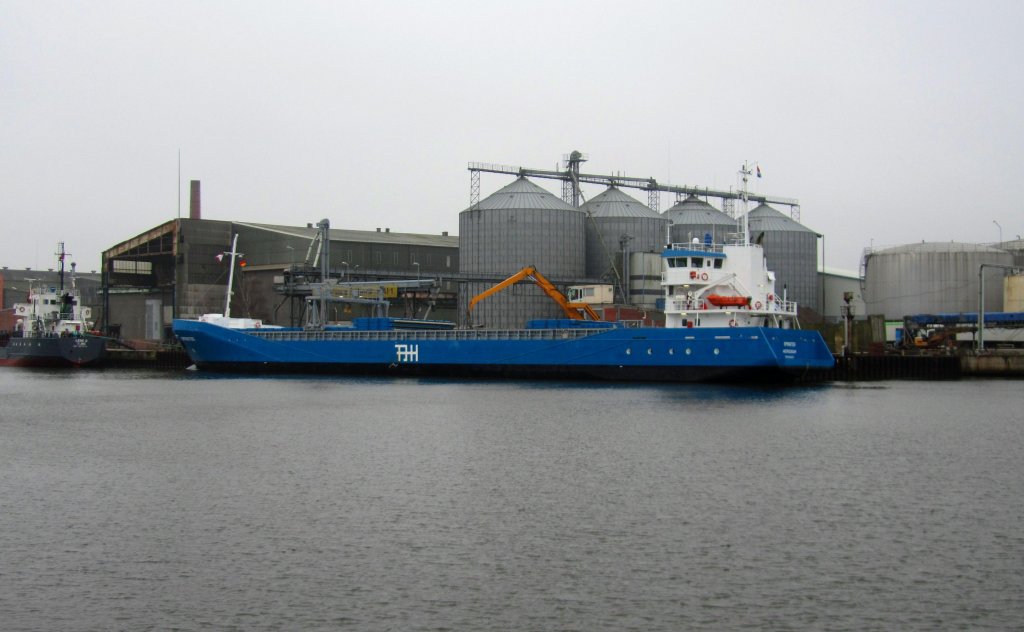 MS Sprinter, IMO 9423657,Baujahr 2007, 90 x 12 m, aus den Niederlanden ist erstmals am Lbecker Lagerhauskai 1 um Dnger zu lschen... Aufgenommen:28.2.2012