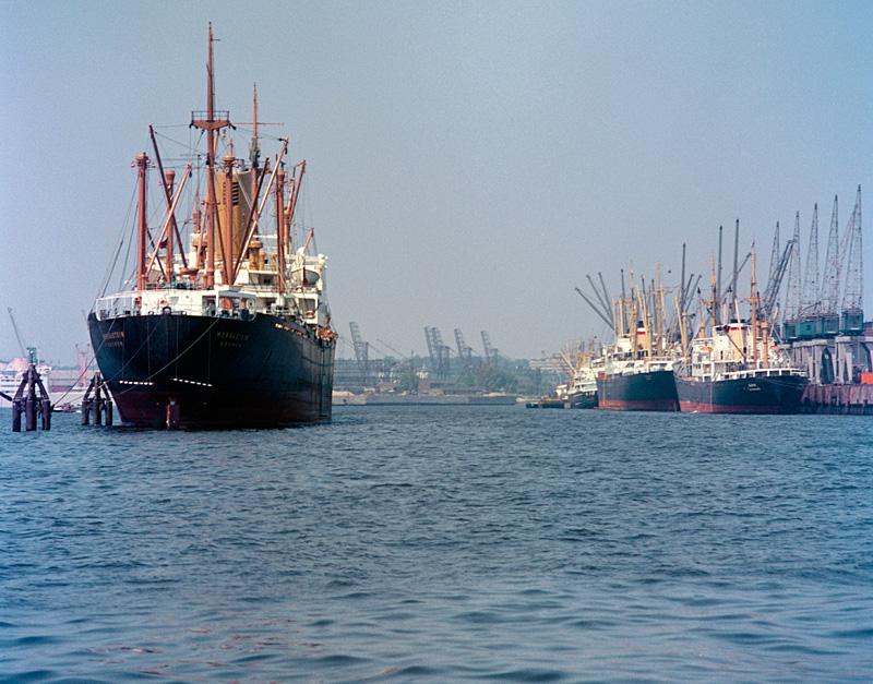 M.S. WERRASTEIN -
Norddeutscher Lloyd, Bremen -
fotografiert 1968 im Hamburger Hafen -
Autor :  Wolf Eggers