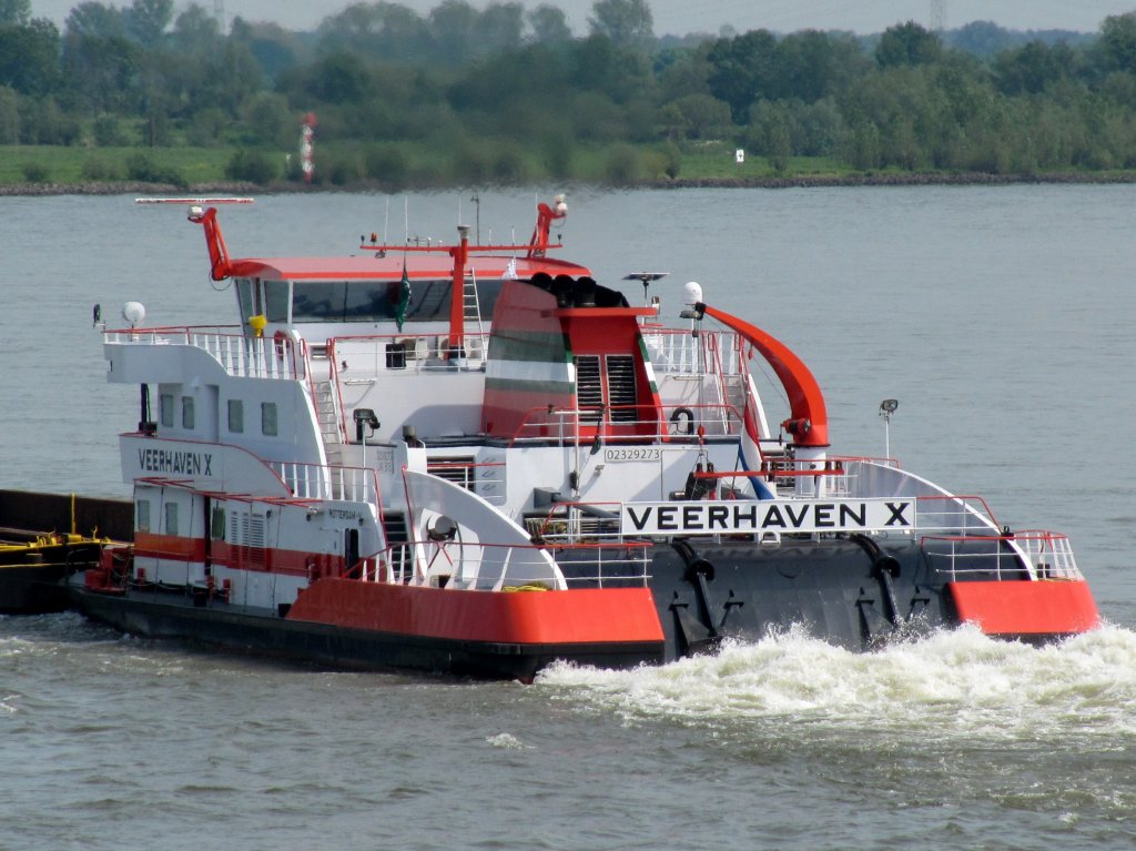 SB Veerhaven X der ThyssenKrupp , 02329273 , 40 x 15 , am 17.05.2012 bei Rees zu Berg.