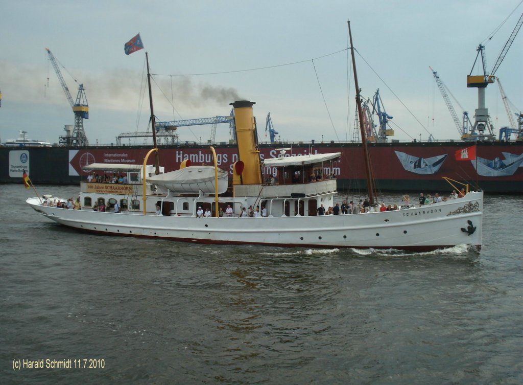 SCHAARHRN am 11.7.2010, Hamburg, auf der Elbe vor Blohm&Voss, 
