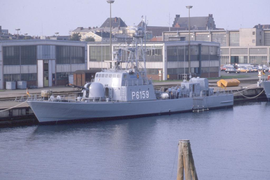 Schnellboot P 6159 im Hafen in
Wilhelmshaven am 1.9.1988