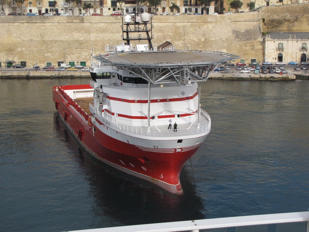 SIEM  Dorado  diese Spezialschiff habe ich in la Valletta am 03.02.2010 von Bord der Norwegian jade fotografiert.Ich hoffe die Kategorie stimmt.