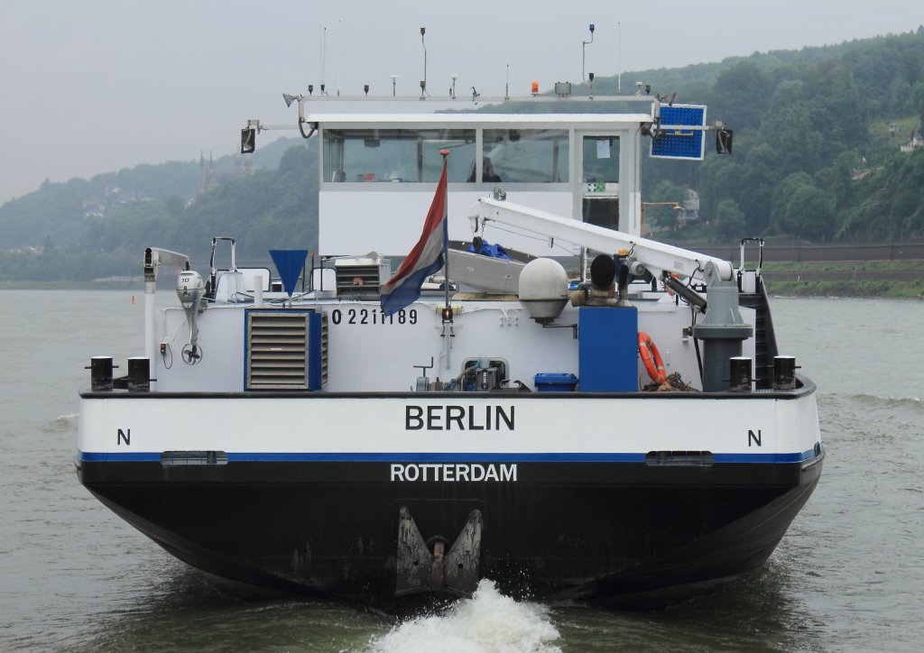 Tanker Berlin aus Rotterdam am 3.6.12 rheinaufwrts bei Knigswinter