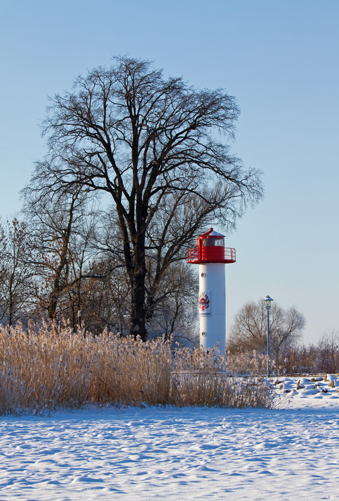 Ueckermünder Leuchtturm im Winter. - 06.02.2012