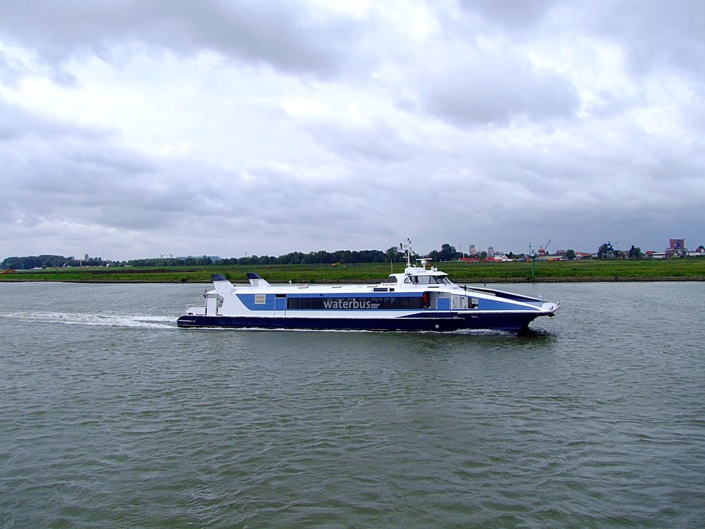 Waterbus,PIET-HEIN(2324396; Baunummer:206; Baujahr 1999) ist im Bereich Westeind-Papendrecht unterwegs; 110828