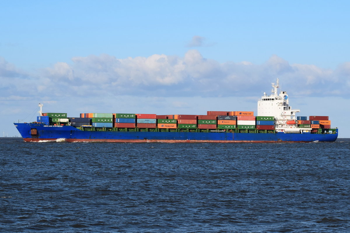 Abidjan Express , Containerschiff , IMO 9303807 , Baujahr 2006 , 222.2 × 30m , 2824 TEU , 13.05.2019 , Cuxhaven