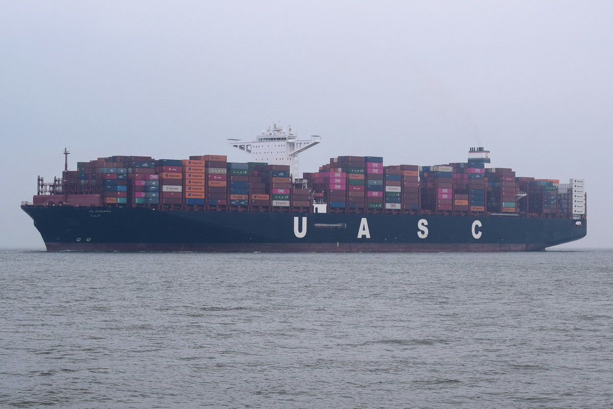 AL ZUBARA , Containerschiff , IMO  9708875 , Baujahr 2015 , 400 × 58.6m , 19870 TEU  , 20.12.2018 , Cuxhaven