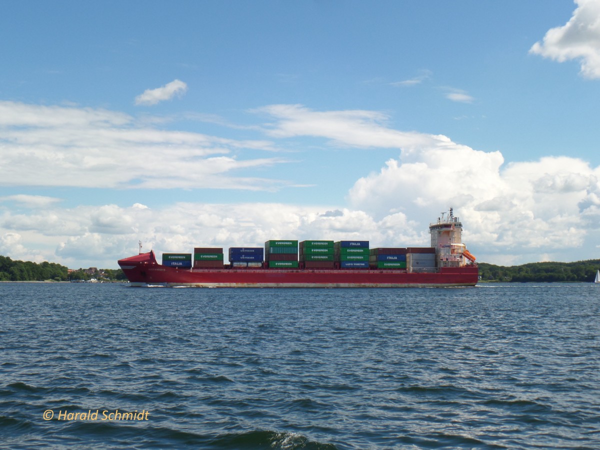 ALEXANDER B. (IMO 9328649) am 25.6.2014 auf der Kieler Förde /
Ex: MAERSK RUNDVIK bis 10.2007 / 
Containerschiff / BRZ 14.072 / Lüa 154,59 m, B 24,5 m, Tg 9,5 m / 1 MAN-Diesel, 11.060 kW, 15.042 PS  / 2006 bei Hegemann Rolandwerft, Bremen / Flagge: Antigua&Barbuda, Heimathafen: St. John´s /
