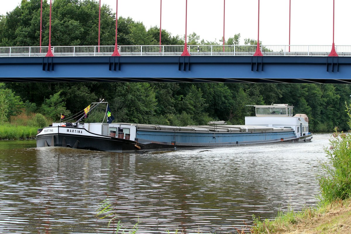 Am 17.08.2013 unterquerte das  GMS Martina (02300258 , 80 x 8m) auf dem MLK die Strassenbrücke der B 188 nahe Bergfriede mit Fahrtrichtung MD. 