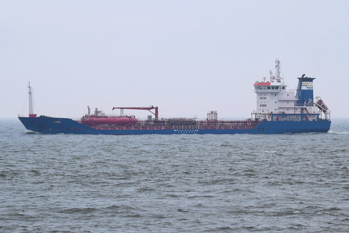 AMANDA , Tanker , IMO  9305362 , Baujahr 2005 , 119.1 × 19.62m , 09.11.2018  Cuxhaven