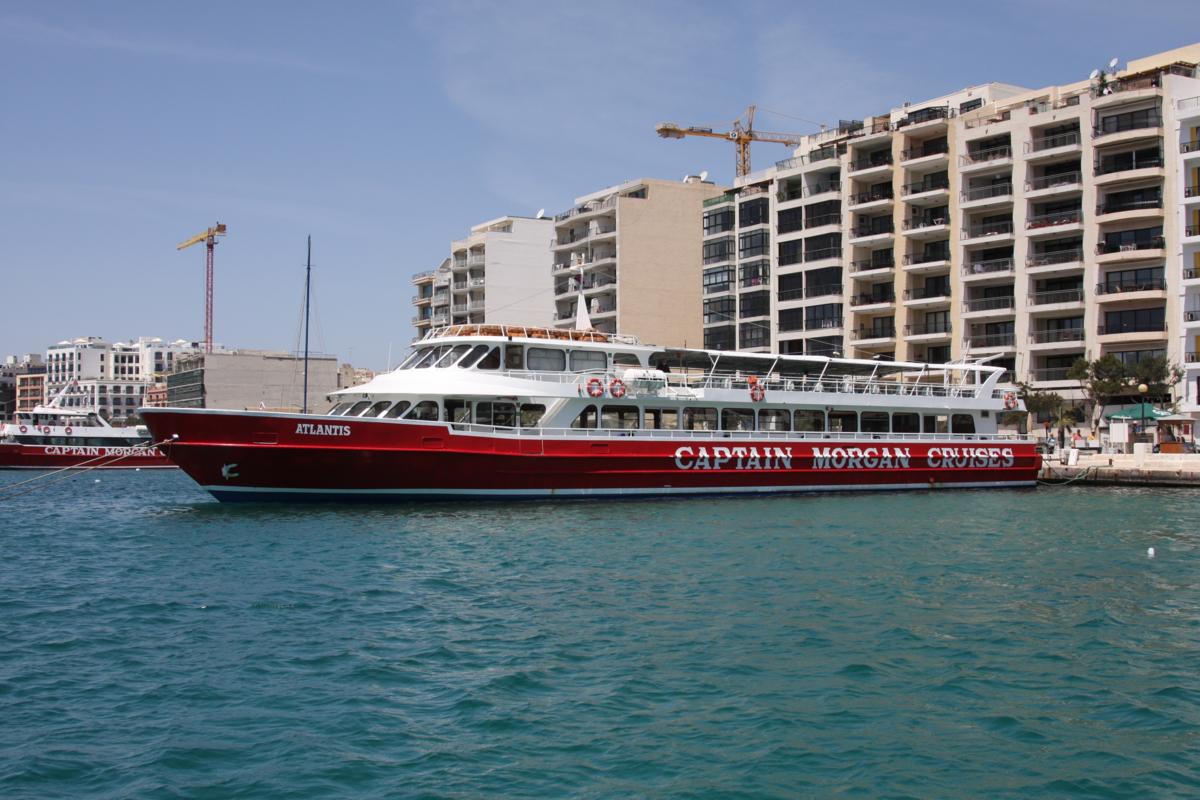 ATLANTIS der Firma Captain Morgan Cruises liegt am 13.05.2014 im Fährhafen Sliema auf Malta. Das für Hafenrundfahrten gedachte Schiff kann 499 Passagiere aufnehmen und hat 330 BRZ.