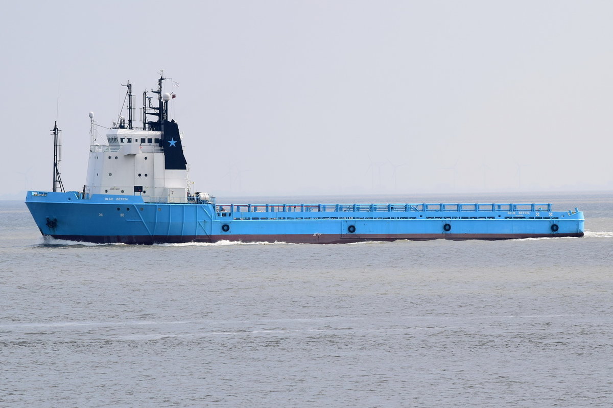BLUE BETRIA , Versorgungsschiff , IMO 8119637 , Baujahr 1983 , 80.8 × 18m , 20.05.2017  Cuxhaven