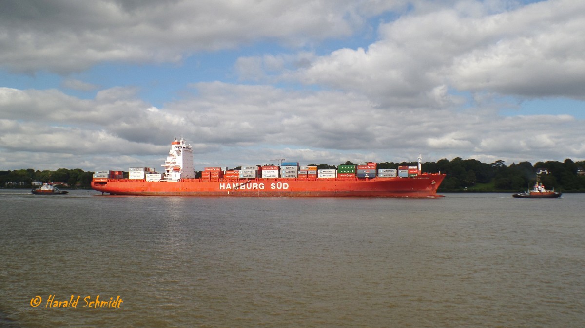 CAP HARRISSON (IMO 9440796) am 8.9.2015, Hamburg einlaufend, Elbe Höhe Finkenwerder, 
ex CPO BALTIMORE (-2009)
Containerschiff / BRZ 41.358 / Lüa 262,07 m, B 32,2 m, Tg 12,5 m / TEU 4.259, davon 536 Reefer  / 
2009 bei Hyundai Heavy Industries, Ulsan, Südkorea / Flagge: Liberia, Heimathafen: Monrovia /

