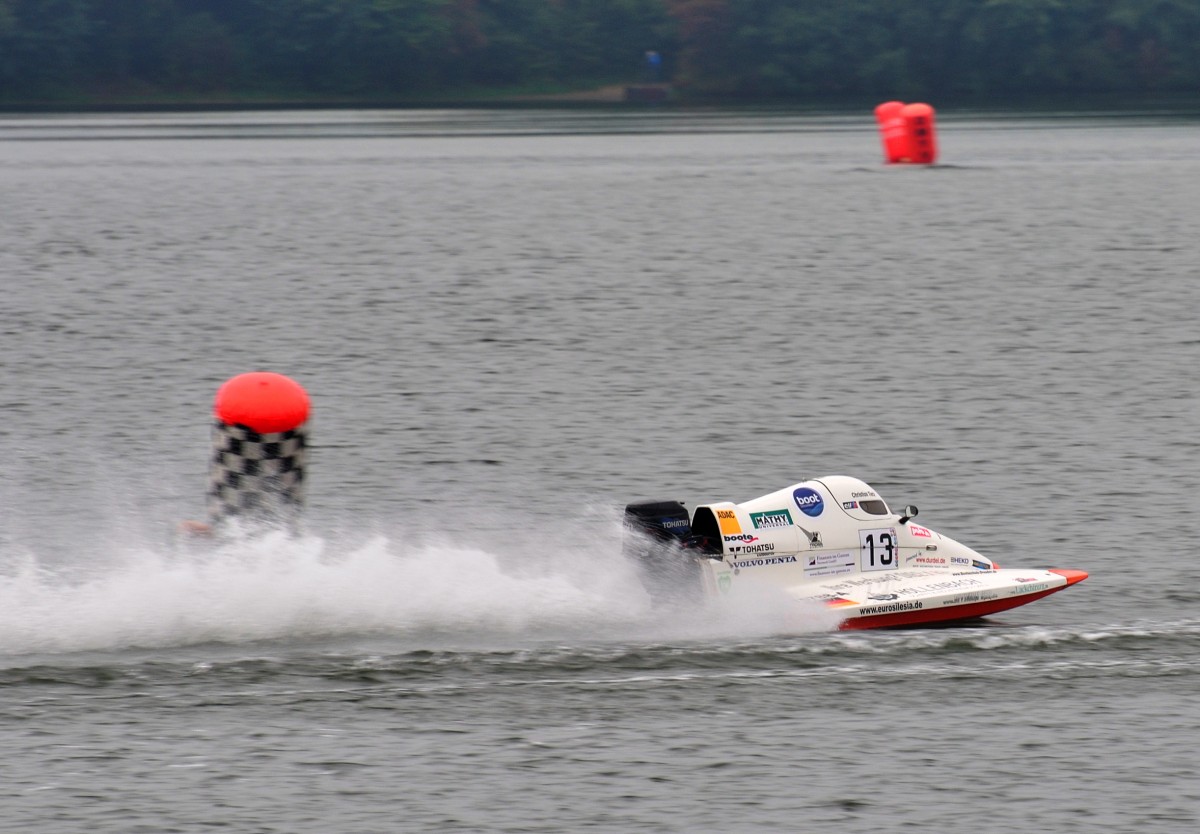 Christian Tietz, aus  Dresden von Klebwerk Racing, beim ADAC Motorbootrennen in Dren am 05.Oktober 2013 
