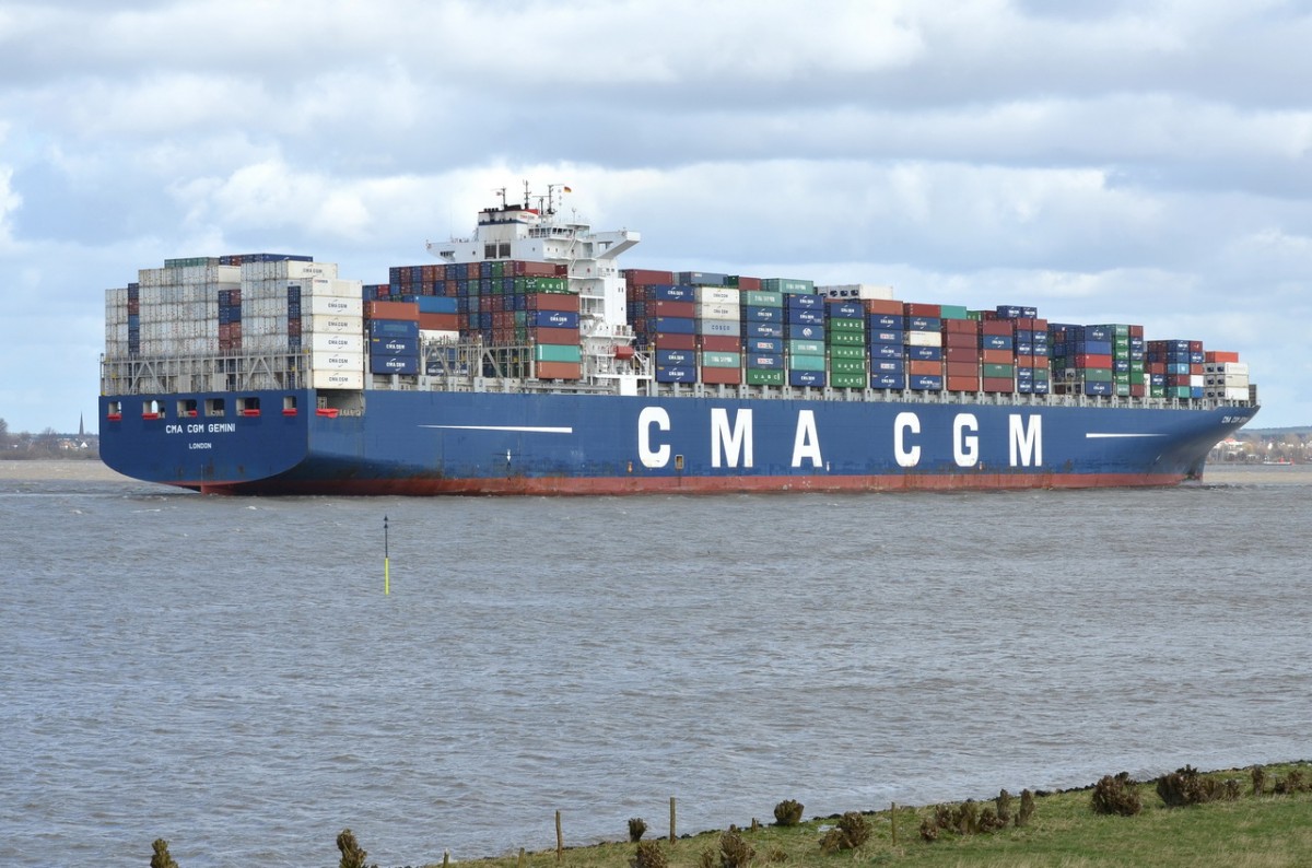 CMA CGM  GEMINI    Containerschiff    Lühe   02.04.2015     363m × 45.6m  11388 TEU