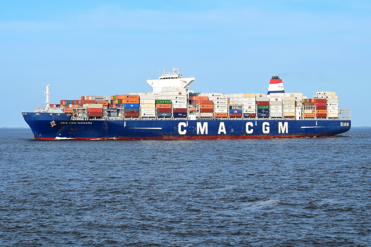 CMA CGM NIAGARA , Containerschiff , IMO 9722675 , Baujahr 2015 , 299.9 x 48.2 m , 9894 TEU , 02.06.2020 , Cuxhaven