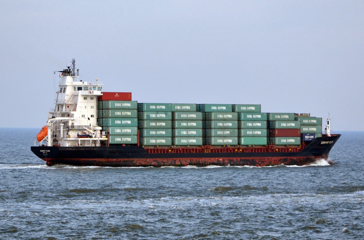 ,,Conmar Elbe`` Containerschiff auf der Elbe bei Cuxhaven Richtung Hamburg am 03.10.15 Heimathafen Limassol,  IMO: 9244180,  Lnge / Breite: 133m / 20m,  Baujahr: 2001. TEU: 707.