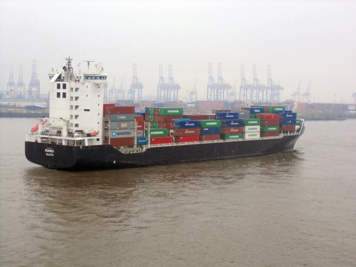 Containerfrachter  Reinbek  am 05.04.14 im Hamburger Hafen