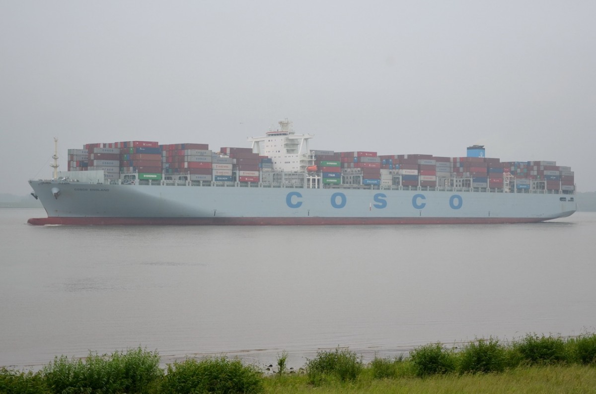 COSCO ENGLAND , Containerschiff , IMO 9516428 , Baujahr 2013 , 366 x 52 m , 13386 TEU , Lühe 13.06.2015