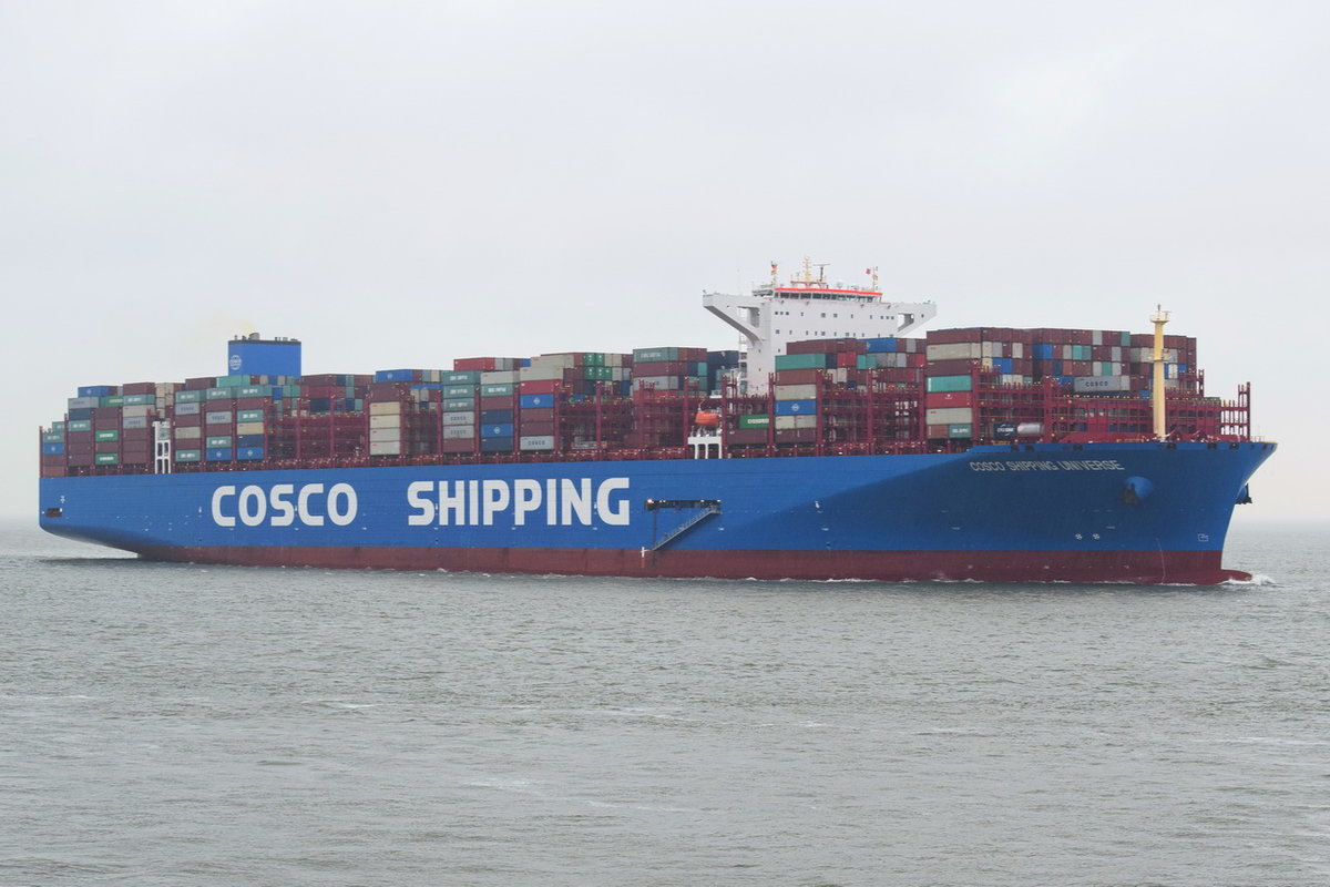 COSCO SHIPPING UNIVERSE , Containerschiff , IMO 9795610 , Baujahr 2018 , 399.9 × 58m 21237 TEU , 21.12.2018 , Cuxhaven