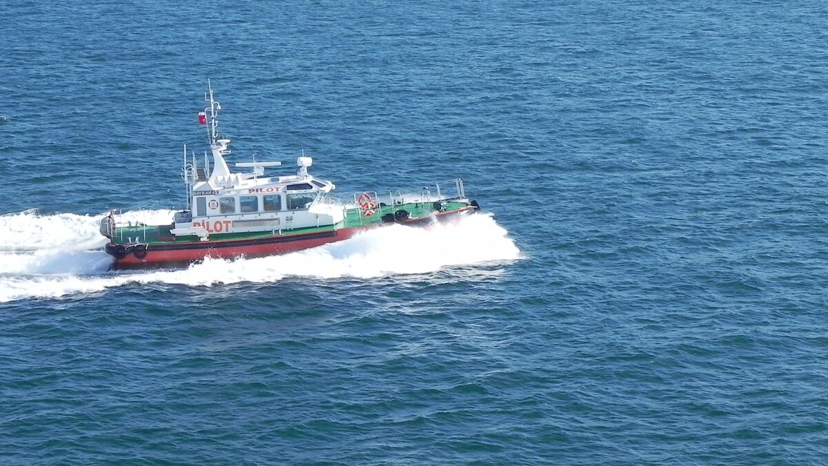 Das Lotsenboot Bayrak 4 am 21.10.2014 vor Istanbul.