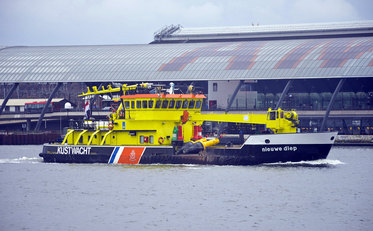 Das Schiff »Nieue Diep« der niederländischen Küstenwache am 3. Januar 2017 in Amsterdam aufgenommen. 