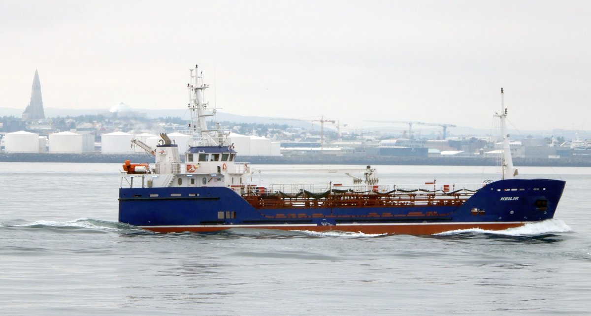 Der 46m lange Tanker KEILIR am 17.06.19 vor Reykjavik