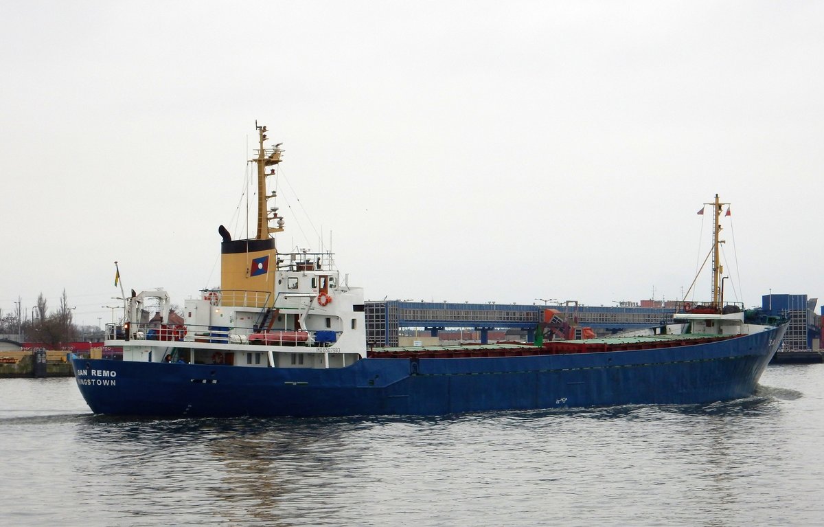Der 72m lange Stückgutfrachter SAN REMO am 23.03.18 in Swinemünde.